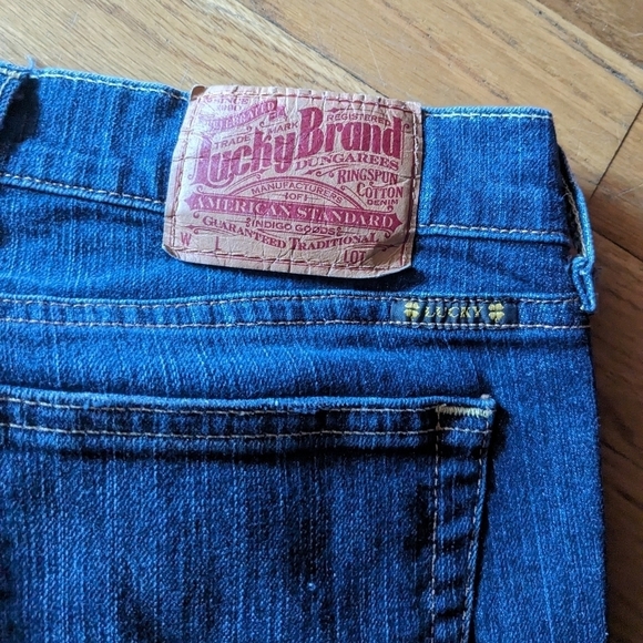 Lucky Brand Size 10 x 30" Length Blue Denim Flare Leg Jeans - Picture 4 of 9